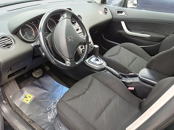 Peugeot 308 SW 13 of 21