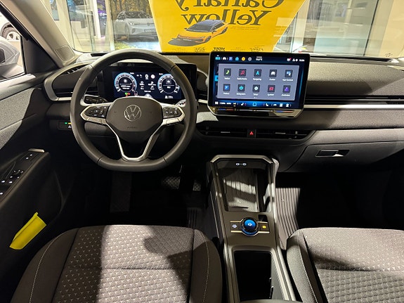 Volkswagen T-Roc 6 of 22