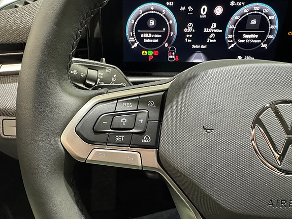 Volkswagen T-Roc 8 of 22