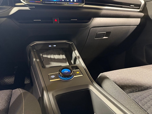 Volkswagen T-Roc 19 of 22