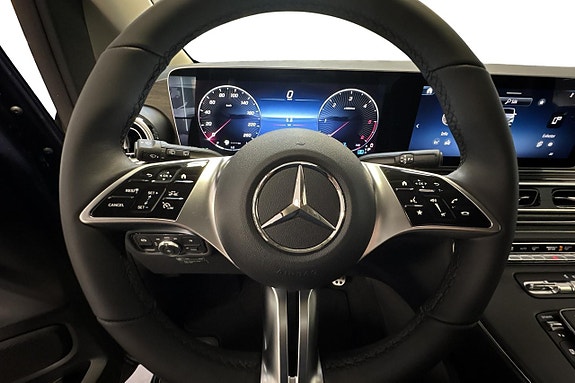 Mercedes-Benz V300 14 of 23