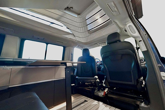 Mercedes-Benz V300 22 of 23