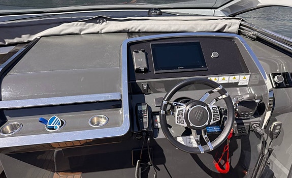 Fairline F//LINE 33 -2020 nu till salu 12 of 12