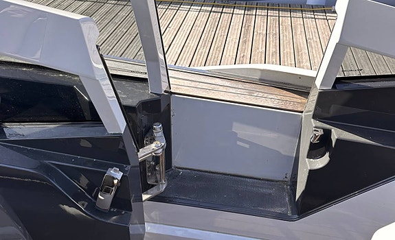 Fairline F//LINE 33 -2020 nu till salu 9 of 12
