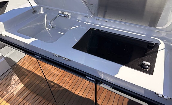 Fairline F//LINE 33 -2020 nu till salu 8 of 12