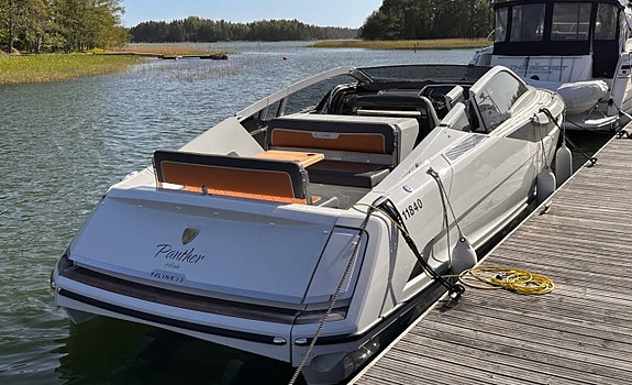 Fairline F//LINE 33 -2020 nu till salu 3 of 12