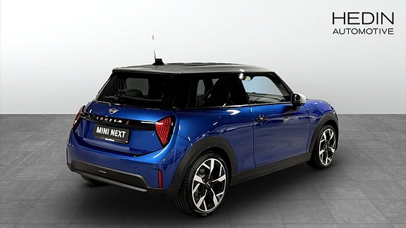 MINI Cooper S 2 of 5