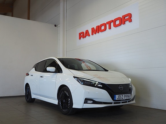 Nissan Leaf 3 of 5