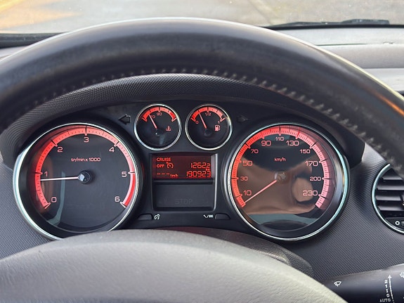 Peugeot 308 8 of 16