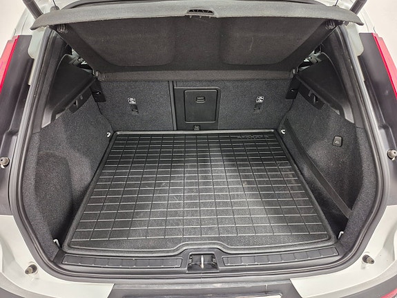 Volvo XC40 8 of 10