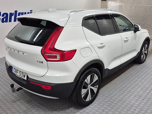 Volvo XC40 4 of 5