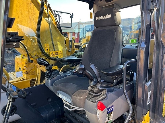 Komatsu PC 240 LC-11E0 6 of 13