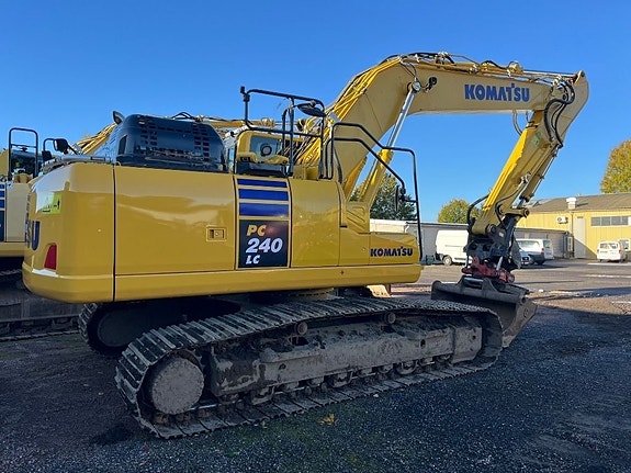 Komatsu PC 240 LC-11E0 2 of 13