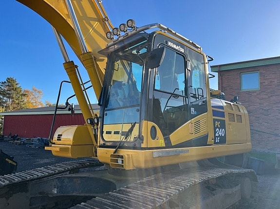 Komatsu PC 240 LC-11E0 5 of 13