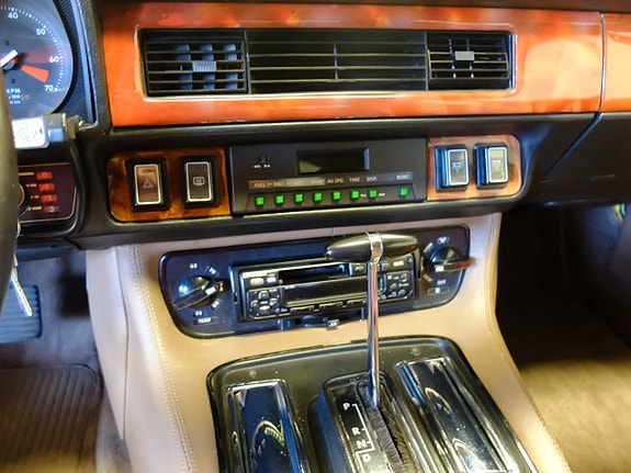 Jaguar XJS 13 of 21