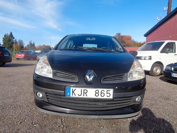 Renault Clio 7 of 16