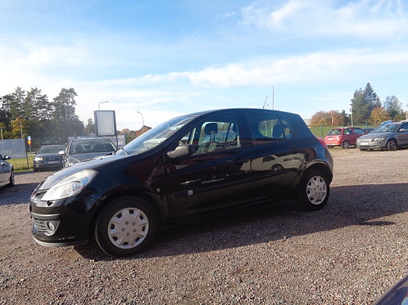 Renault Clio 2 of 5