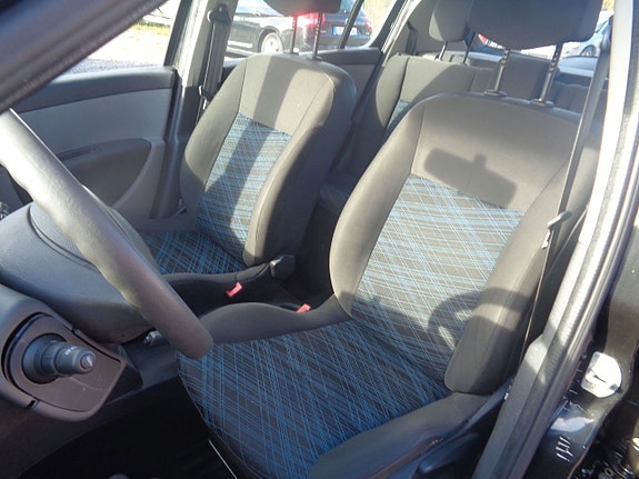 Renault Clio 16 of 16