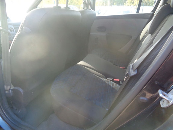 Renault Clio 12 of 16