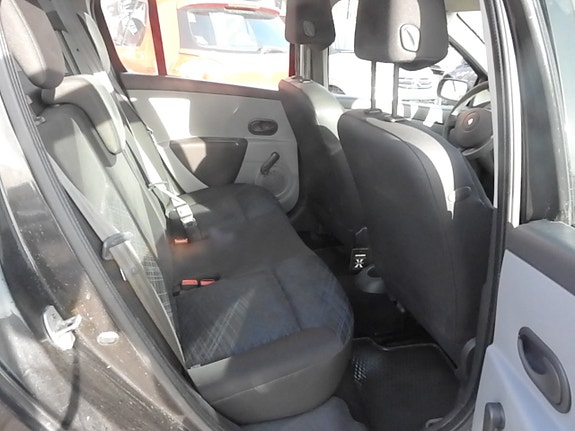 Renault Clio 13 of 18
