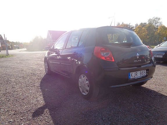 Renault Clio 3 of 5