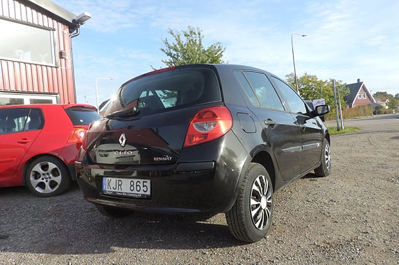 Renault Clio 8 of 18