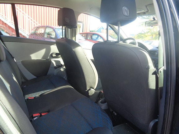 Renault Clio 10 of 16