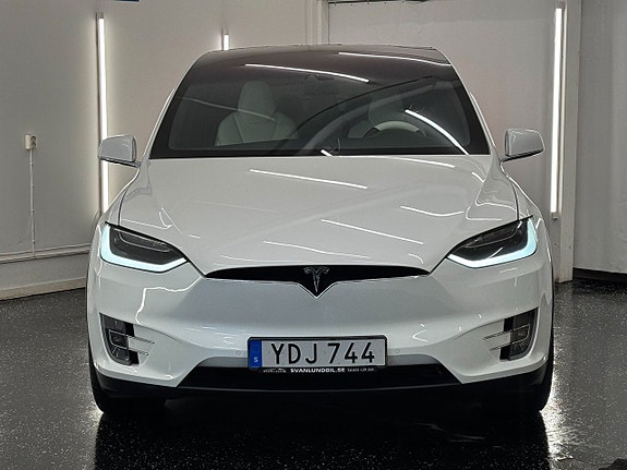 Tesla Model X 2 of 5
