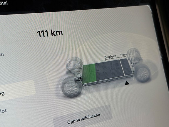 Tesla Model X 20 of 23