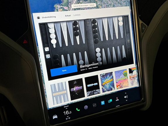 Tesla Model X 21 of 23