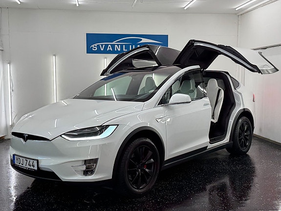Tesla Model X 5 of 5