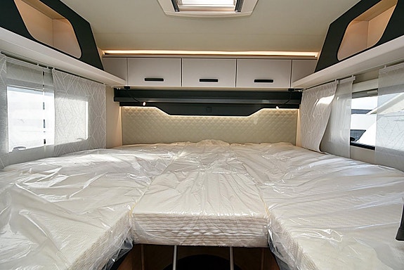 Knaus 700 MEG L!VE WAVE Platinum Selection Långbäddar 16 of 27