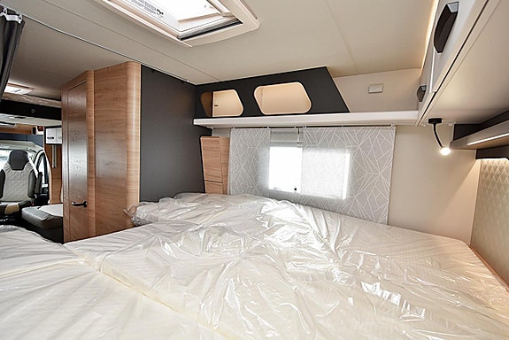 Knaus 700 MEG L!VE WAVE Platinum Selection Långbäddar 19 of 27