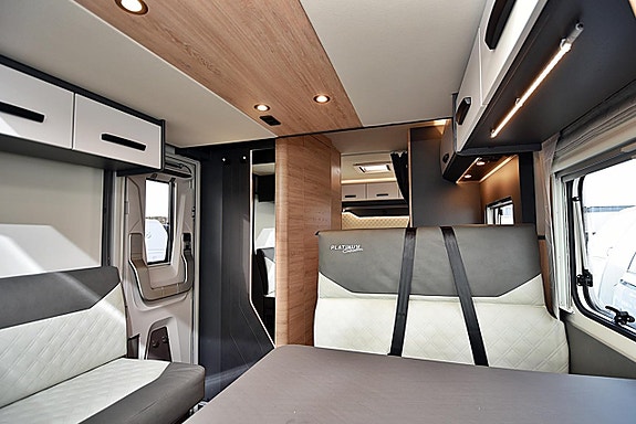 Knaus 700 MEG L!VE WAVE Platinum Selection Långbäddar 7 of 27