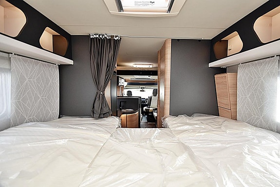 Knaus 700 MEG L!VE WAVE Platinum Selection Långbäddar 18 of 27