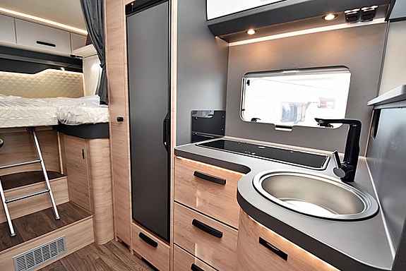 Knaus 700 MEG L!VE WAVE Platinum Selection Långbäddar 12 of 27