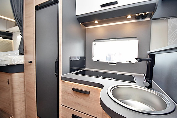 Knaus 700 MEG L!VE WAVE Platinum Selection Långbäddar 15 of 27