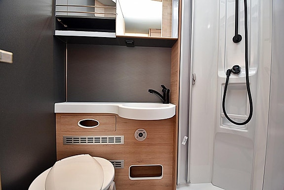 Knaus 700 MEG L!VE WAVE Platinum Selection Långbäddar 27 of 27