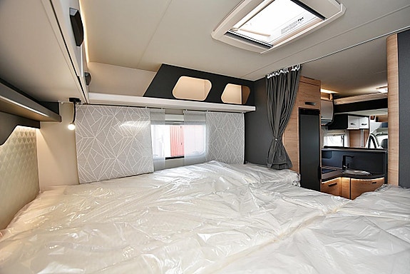 Knaus 700 MEG L!VE WAVE Platinum Selection Långbäddar 16 of 27