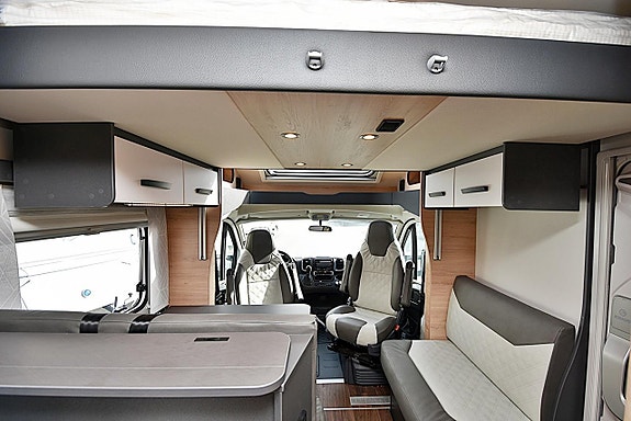 Knaus 700 MEG L!VE WAVE Platinum Selection Långbäddar 22 of 27