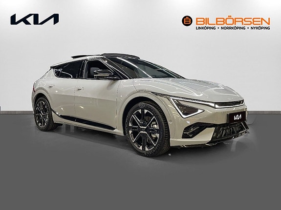 Kia EV6 3 of 17