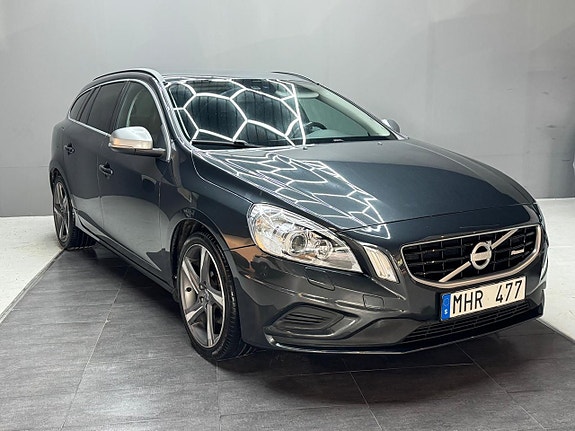 Volvo V60 2 of 5