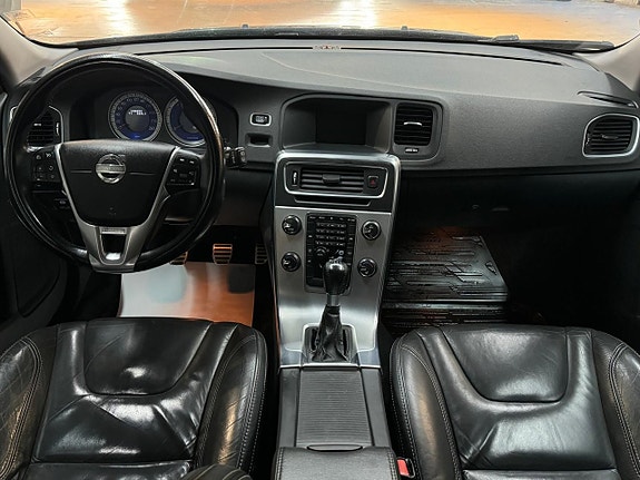 Volvo V60 6 of 15
