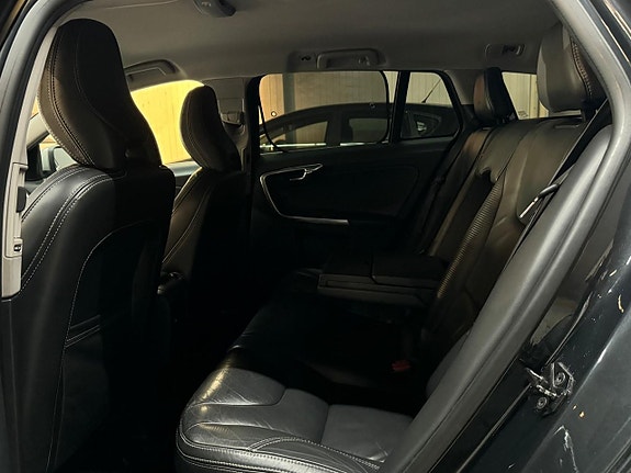 Volvo V60 14 of 15