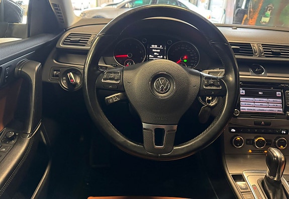 Volkswagen Passat 19 of 22
