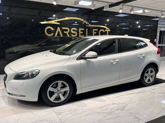 Volvo V40 2 of 21