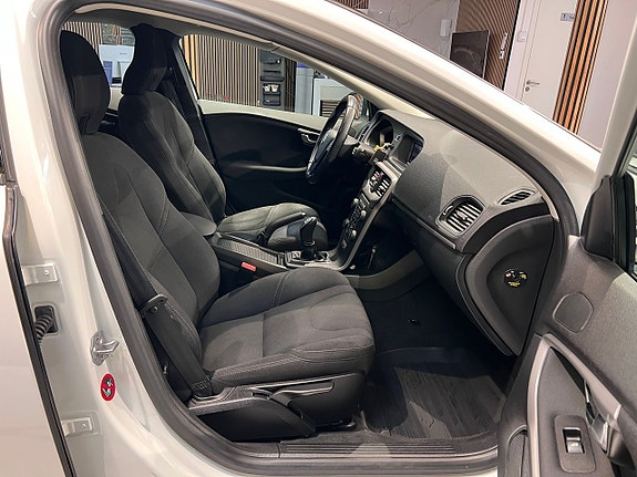 Volvo V40 16 of 21