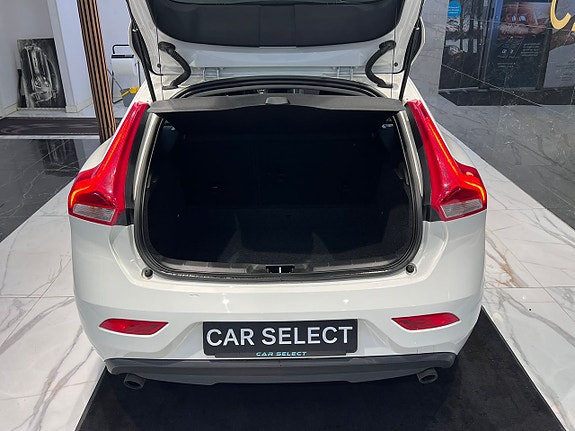 Volvo V40 5 of 21