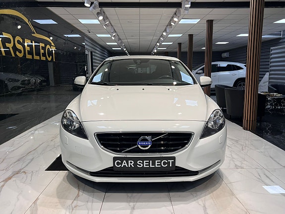 Volvo V40 8 of 21
