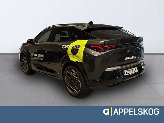 Peugeot e-3008 7 of 12